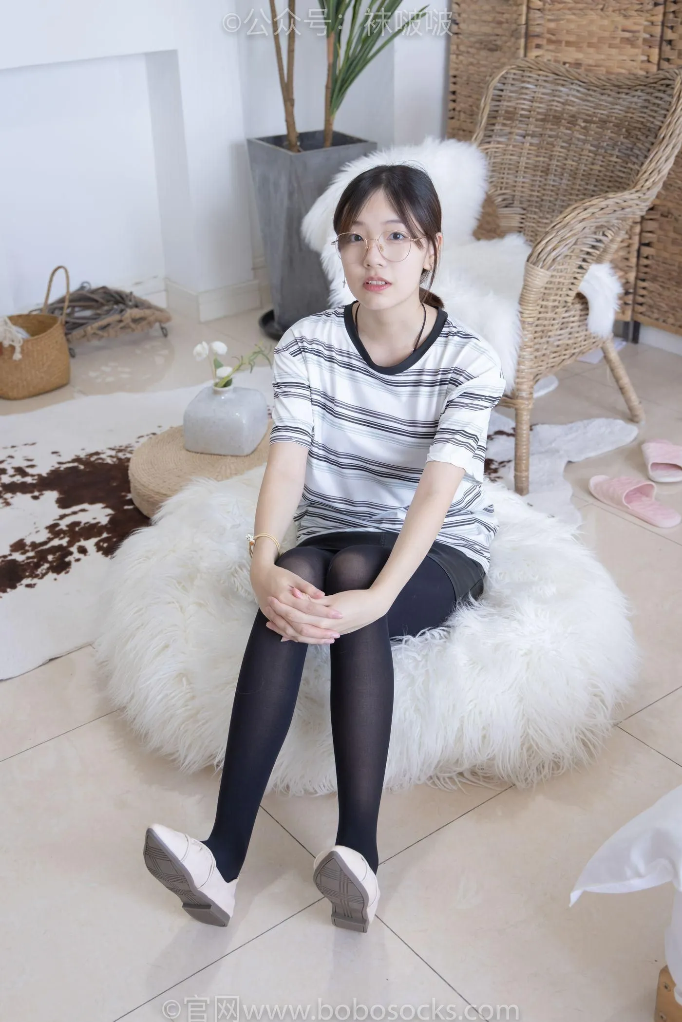 [BoBoSocks袜啵啵]NO.029 小甜豆-平底鞋、厚黑丝、厚肉丝、踩饼干剧情 [144P]插图7